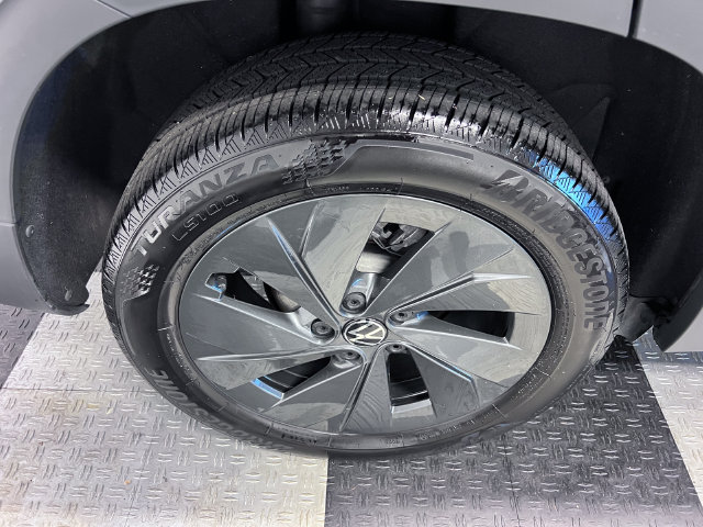 Certified 2025 Volkswagen Taos S FWD image 14