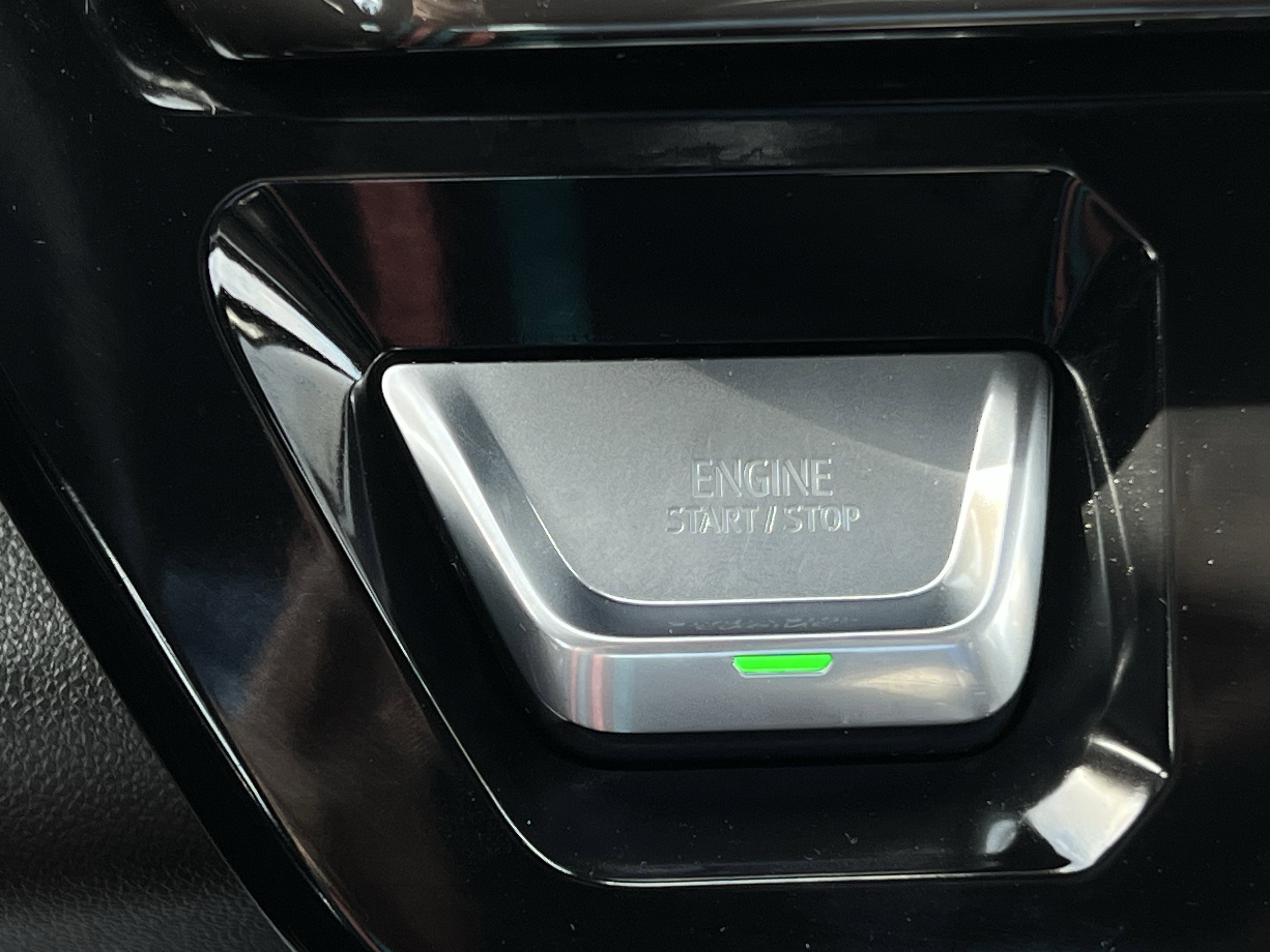 Used 2025 GMC Sierra 2500 AT4 image 16