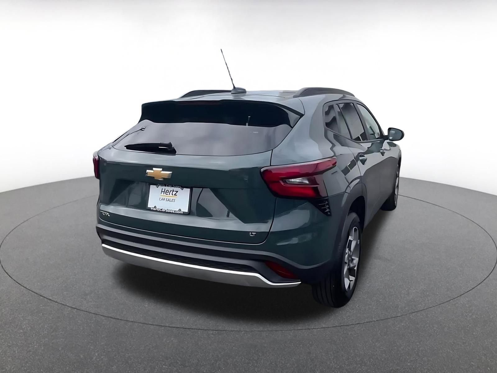 Used 2025 Chevrolet Trax LT w/ LT Convenience Package image 15