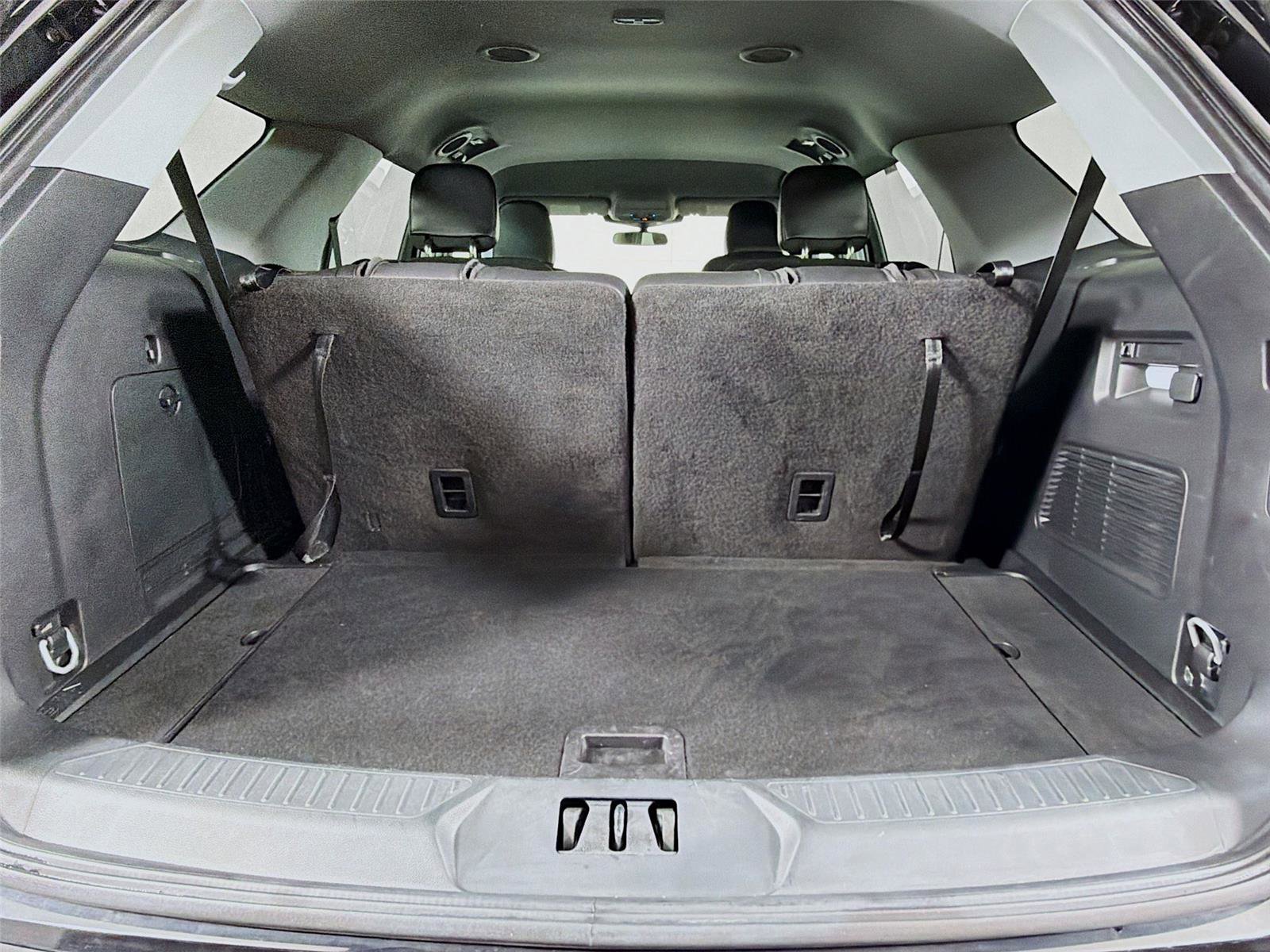 Used 2023 Ford Explorer XLT w/ Equipment Group 202A AWD/4WD image 24