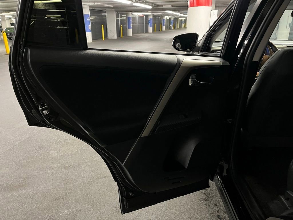 Used 2015 Toyota RAV4 XLE image 19