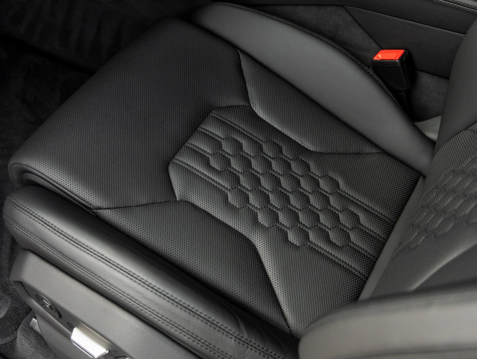 Used 2025 Lamborghini Urus SE image 18