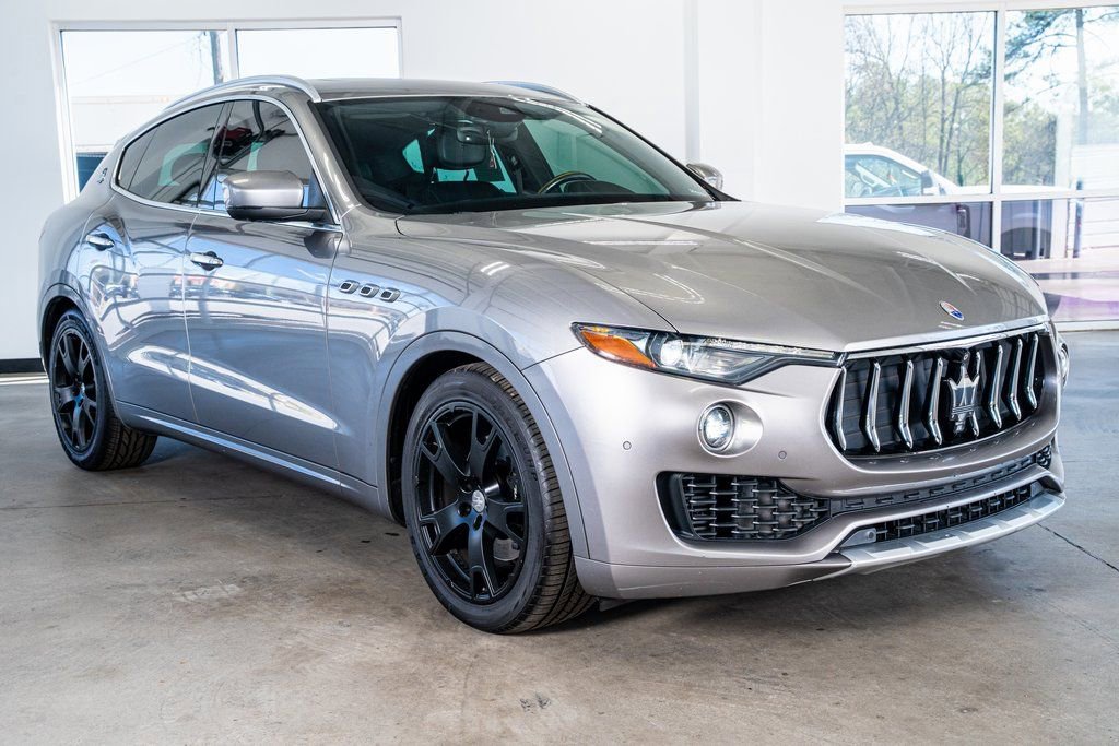 Used 2017 Maserati Levante w/ Luxury Package image 4