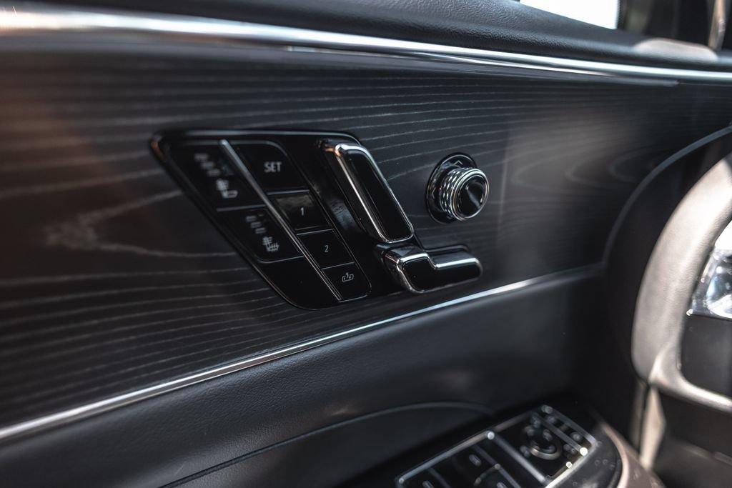Used 2024 Cadillac Lyriq Sport RWD image 18