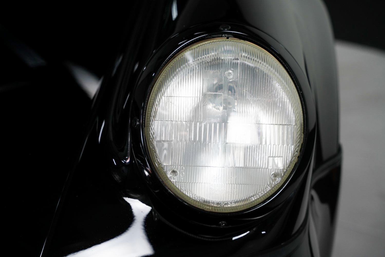 Used 1991 Porsche 911 Turbo image 16