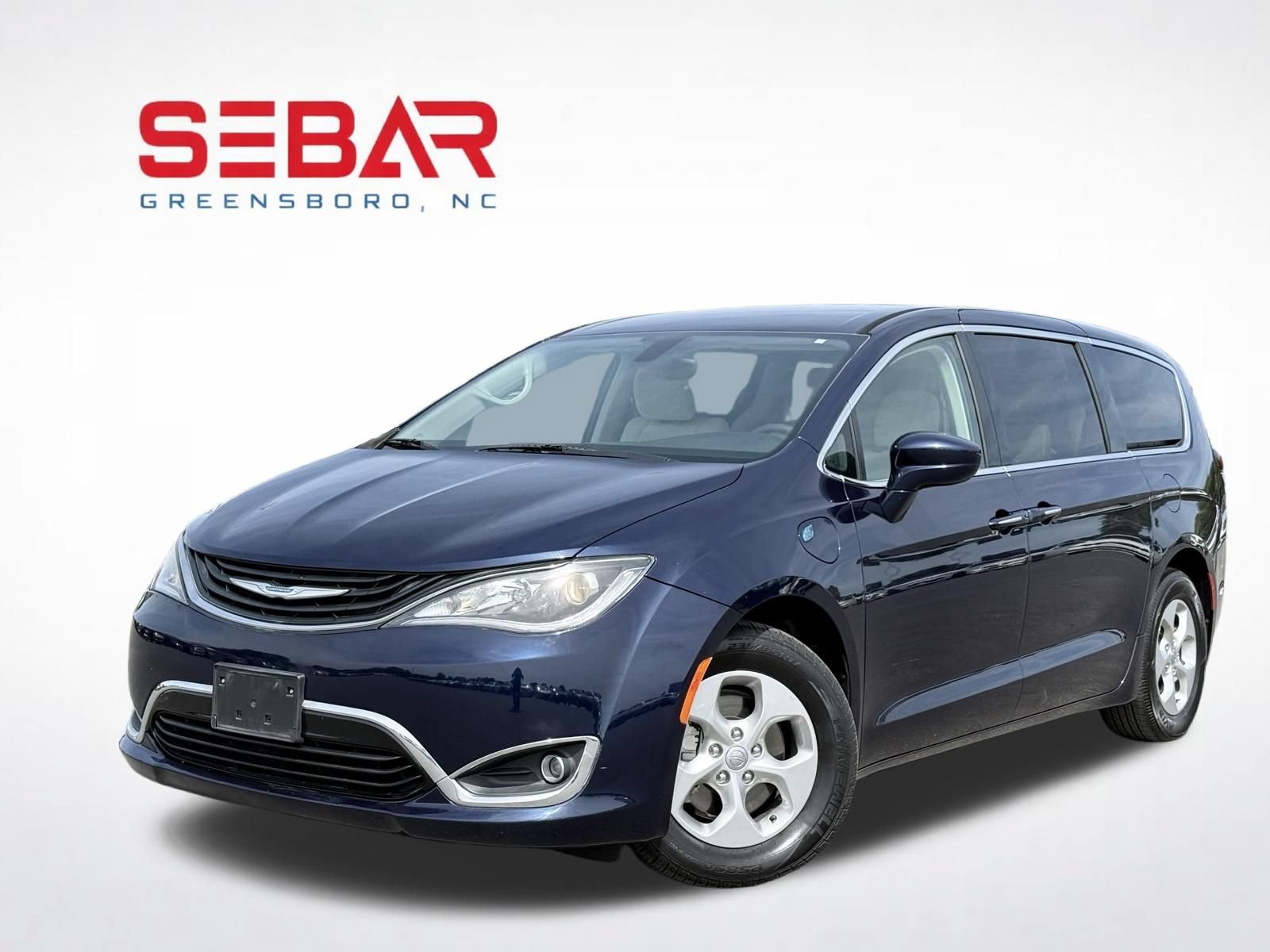 Used 2018 Chrysler Pacifica Touring Plus FWD image 1