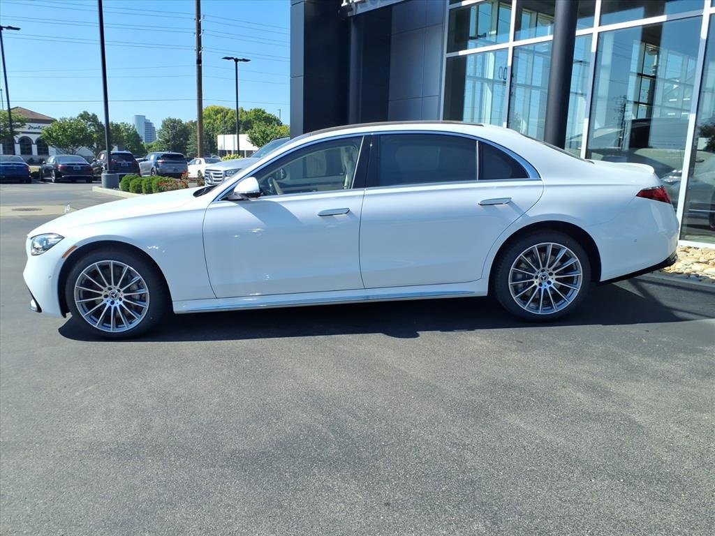 New 2025 Mercedes-Benz S 580 4MATIC Sedan image 3