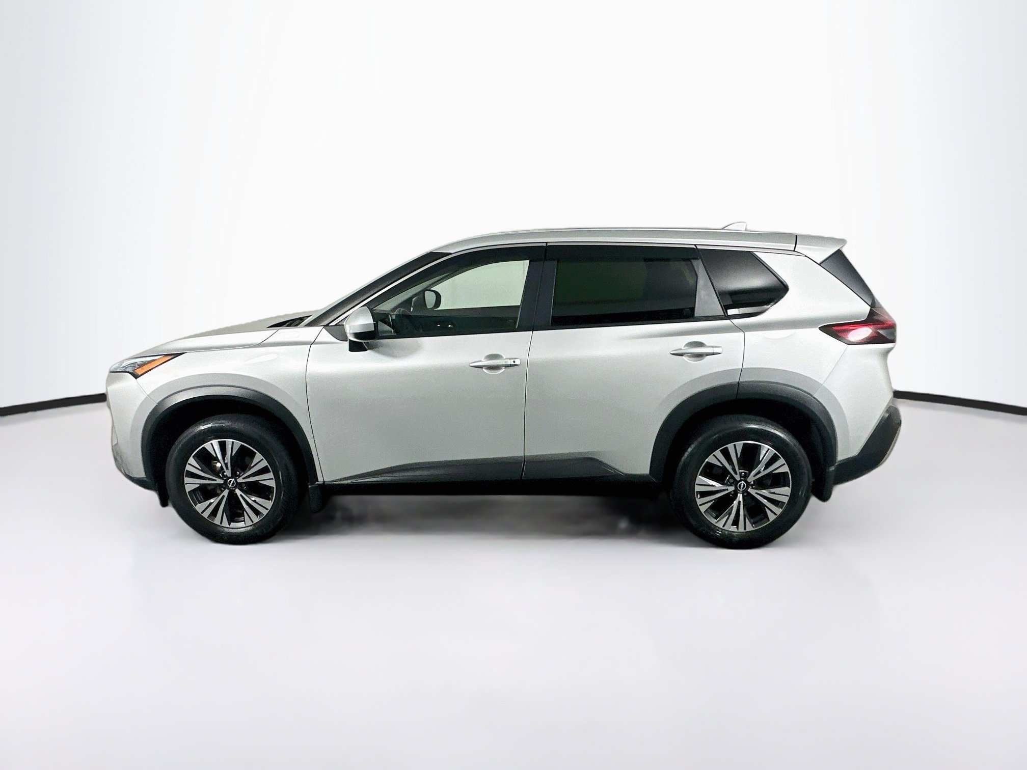 Used 2023 Nissan Rogue SV AWD/4WD image 4