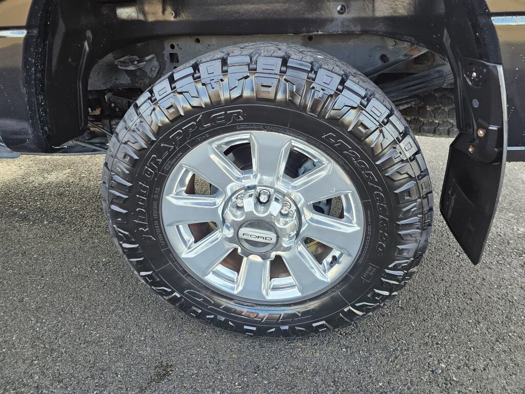 Used 2017 Ford F350 Platinum w/ FX4 4x4 Off Road Package image 11