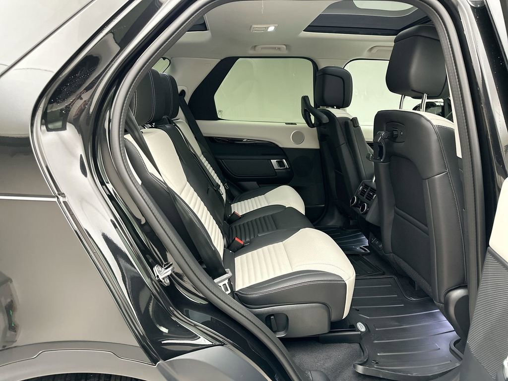 New 2026 Land Rover Discovery S AWD/4WD image 15