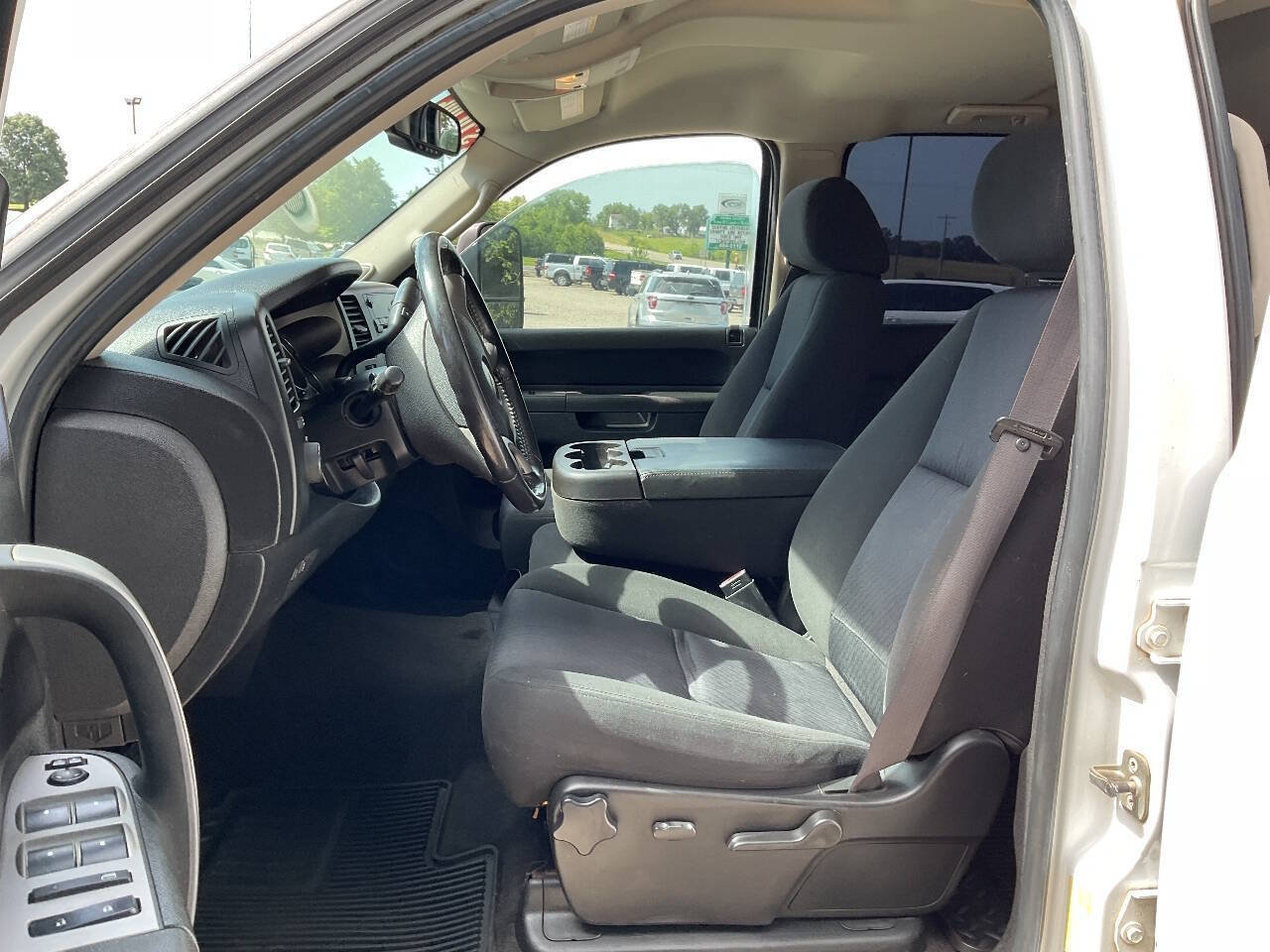 Used 2010 Chevrolet Silverado 3500 LT AWD/4WD image 12