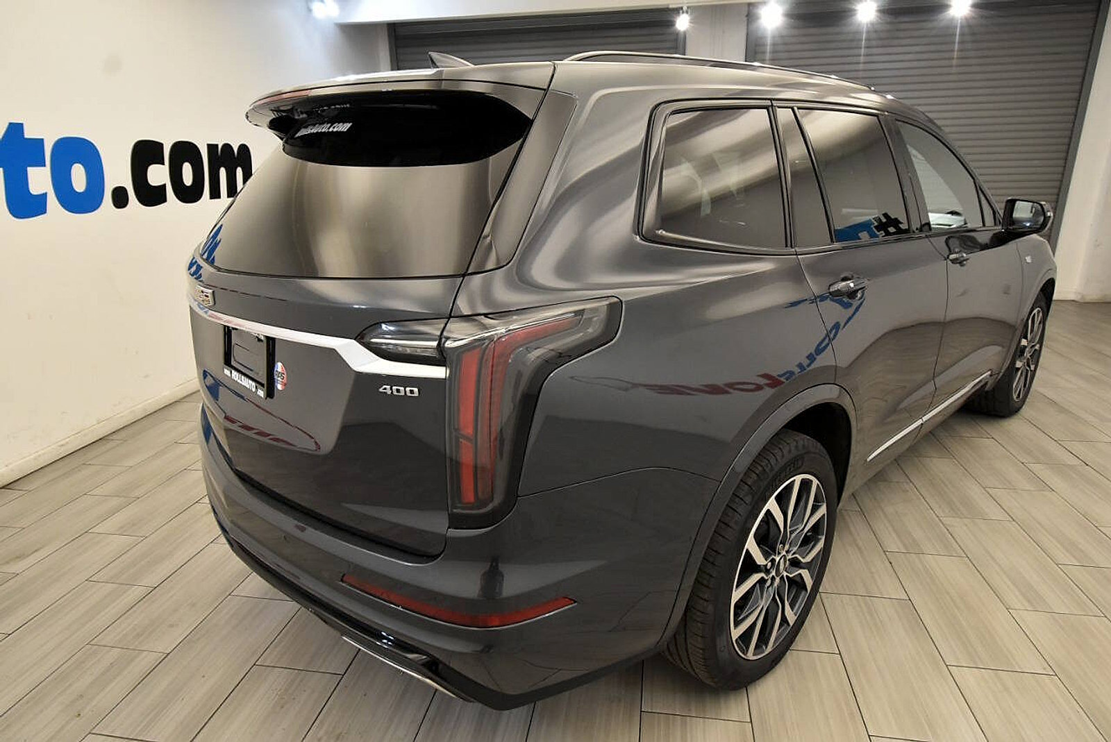 Used 2023 Cadillac XT6 Sport w/ Technology Package AWD/4WD image 5