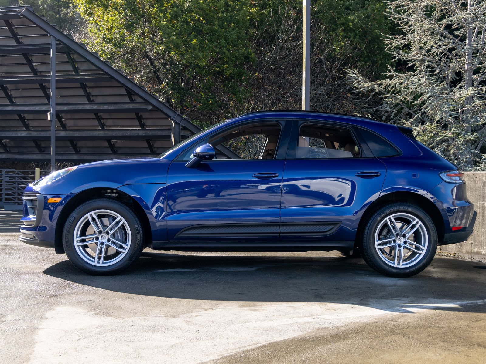 Certified 2026 Porsche Macan AWD/4WD image 2