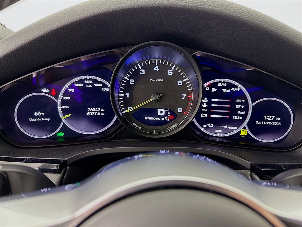 Used 2022 Porsche Cayenne Platinum Edition image 16