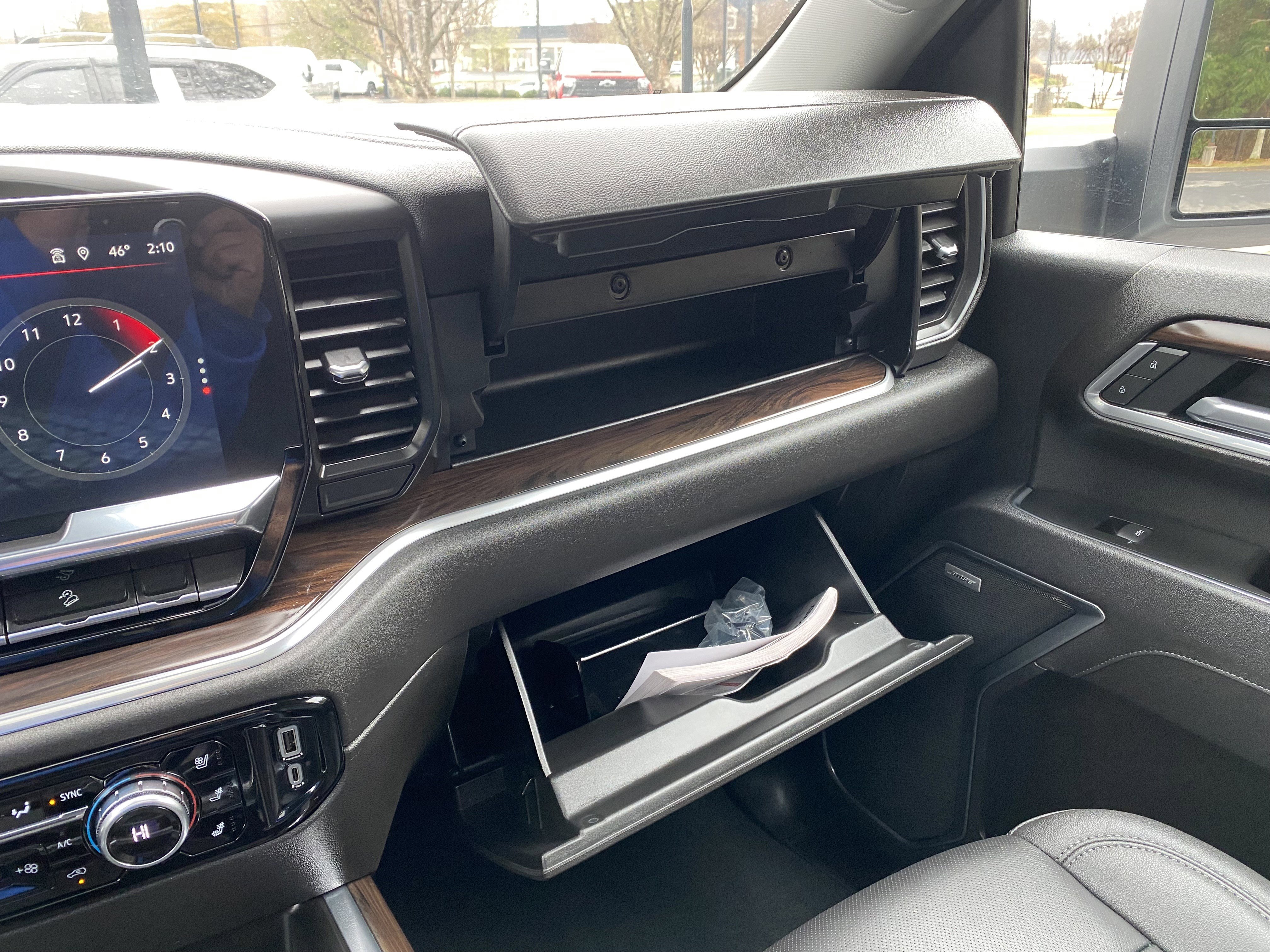 Used 2025 GMC Sierra 2500 SLT image 32