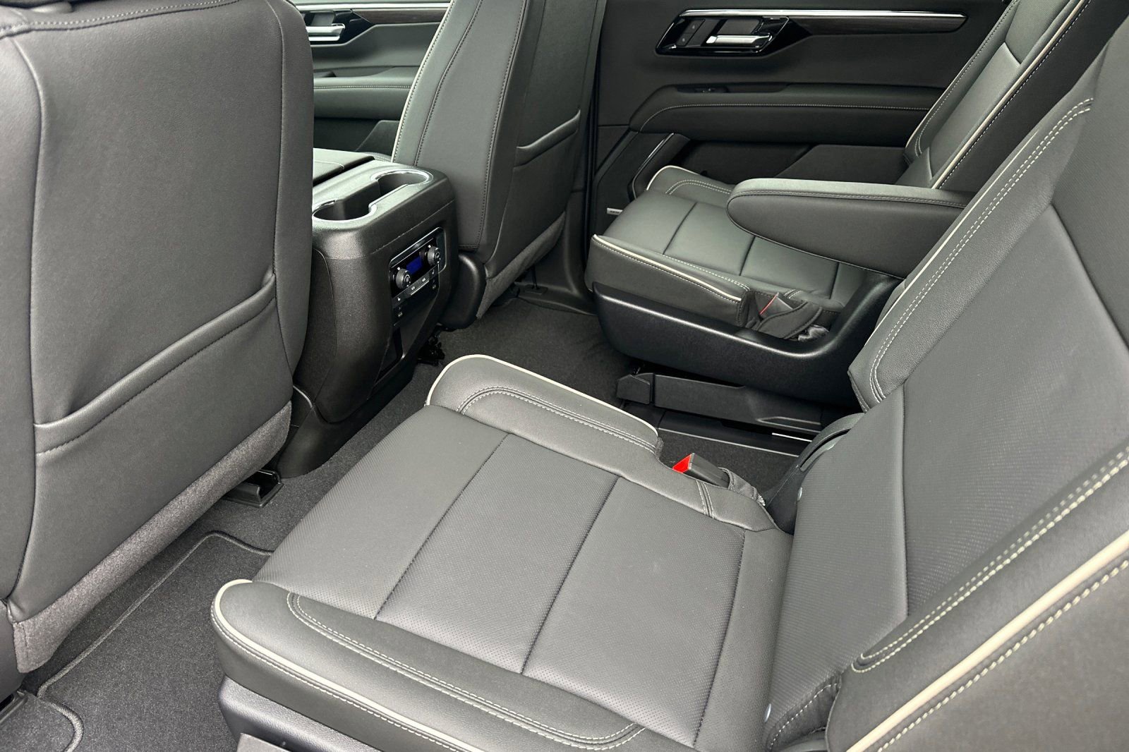 New 2026 Chevrolet Tahoe Premier w/ Sun And Tow Package AWD/4WD image 13