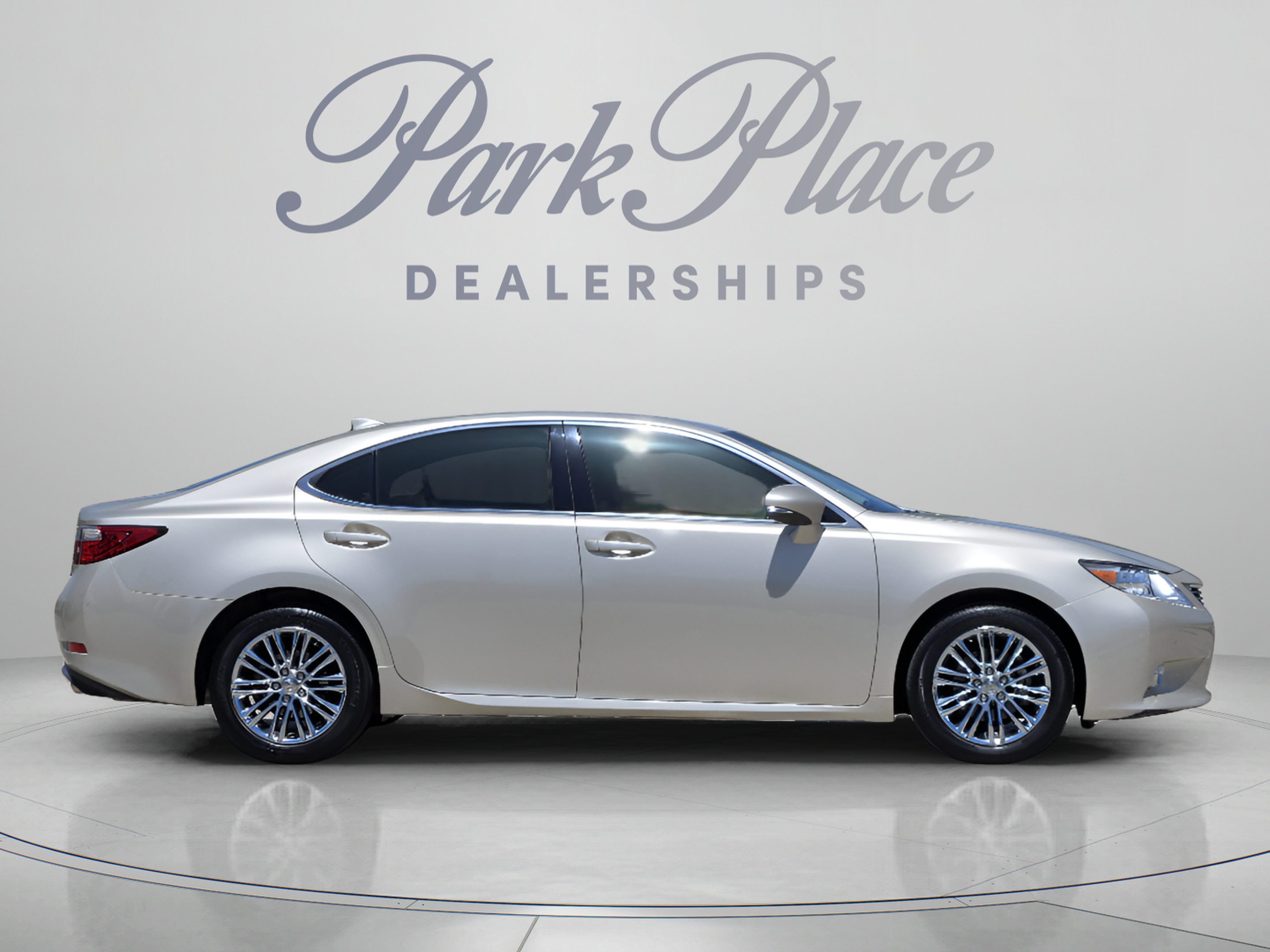 Used 2015 Lexus ES 350 w/ Luxury Package FWD image 6