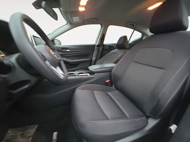 Used 2024 Nissan Altima 2.5 SV image 9