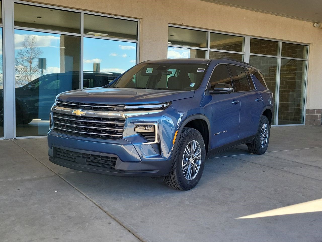 New 2026 Chevrolet Traverse LT w/ Enhanced Driving Package image 4