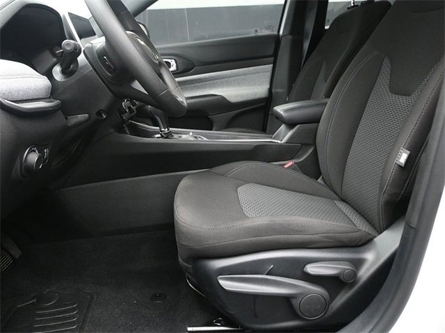 Used 2025 Jeep Compass Sport image 12