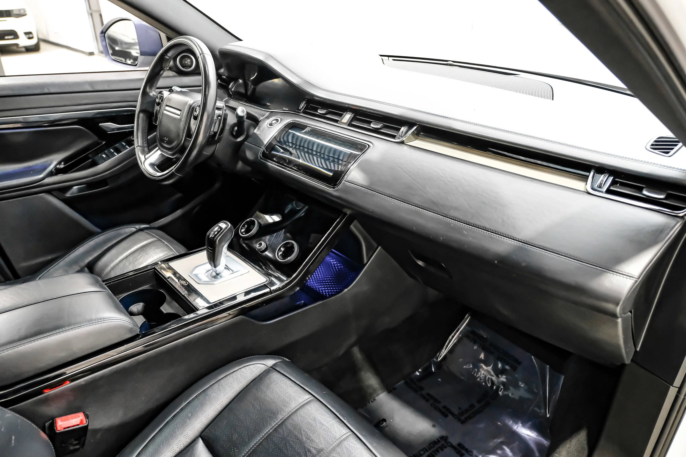 Used 2020 Land Rover Range Rover Evoque R-Dynamic SE image 23