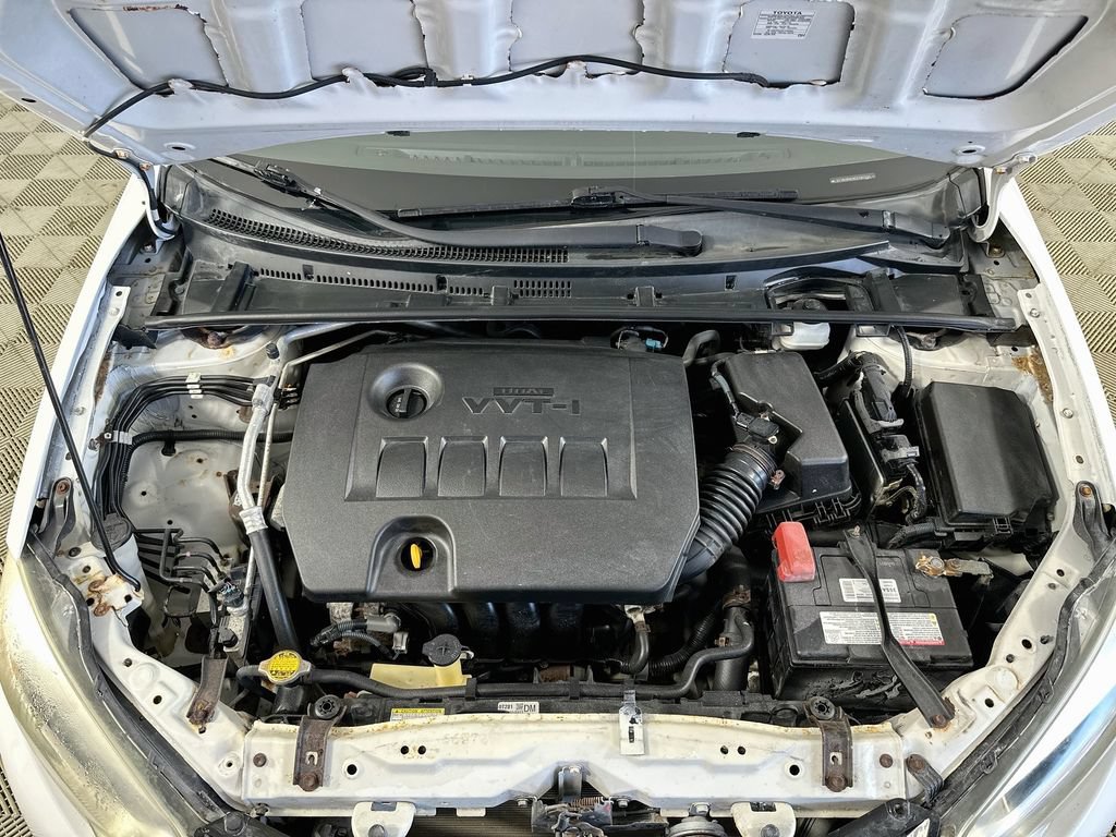 Used 2014 Toyota Corolla LE FWD image 33