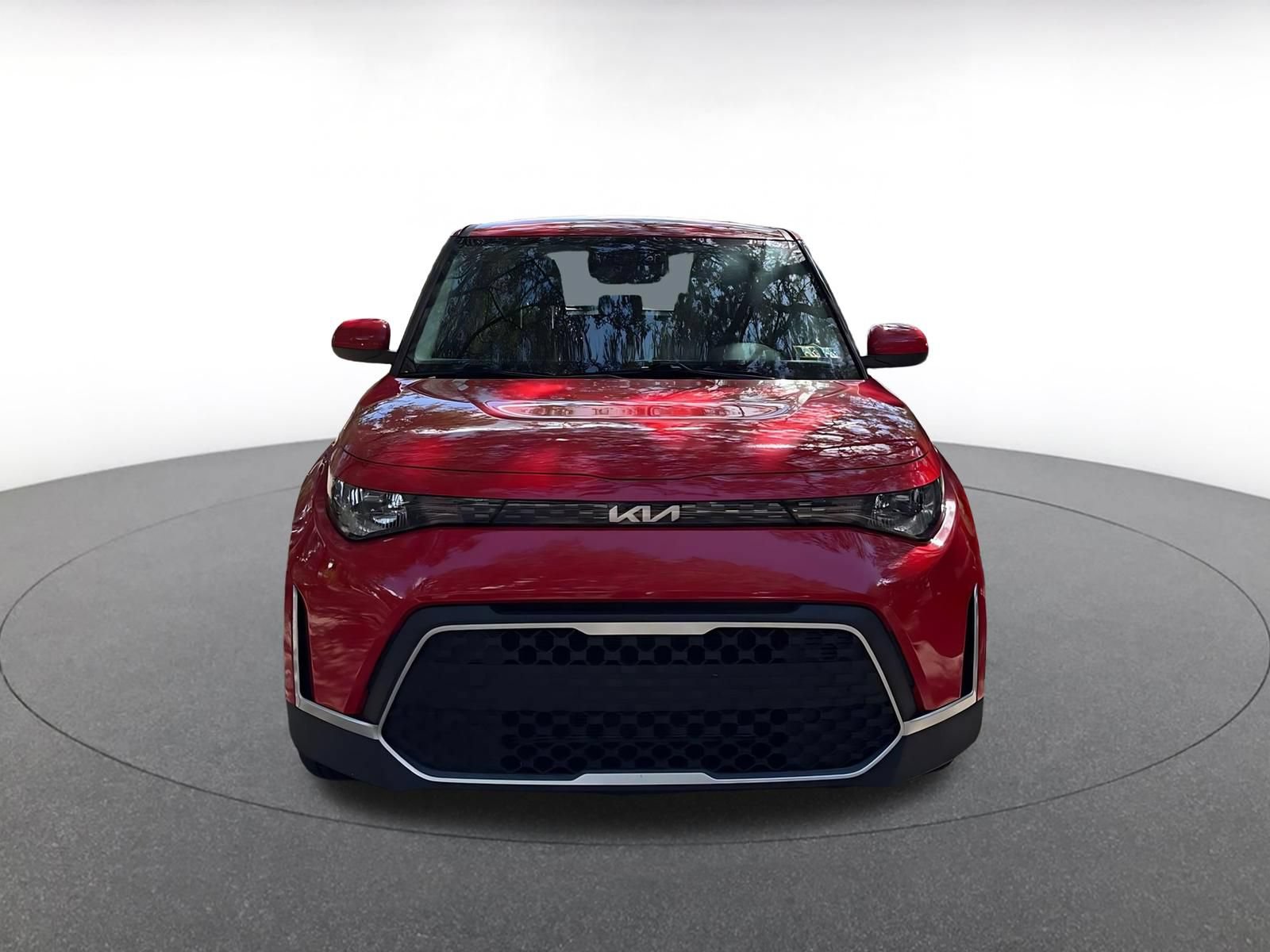 Used 2025 Kia Soul LX w/ LX Technology Package FWD image 2