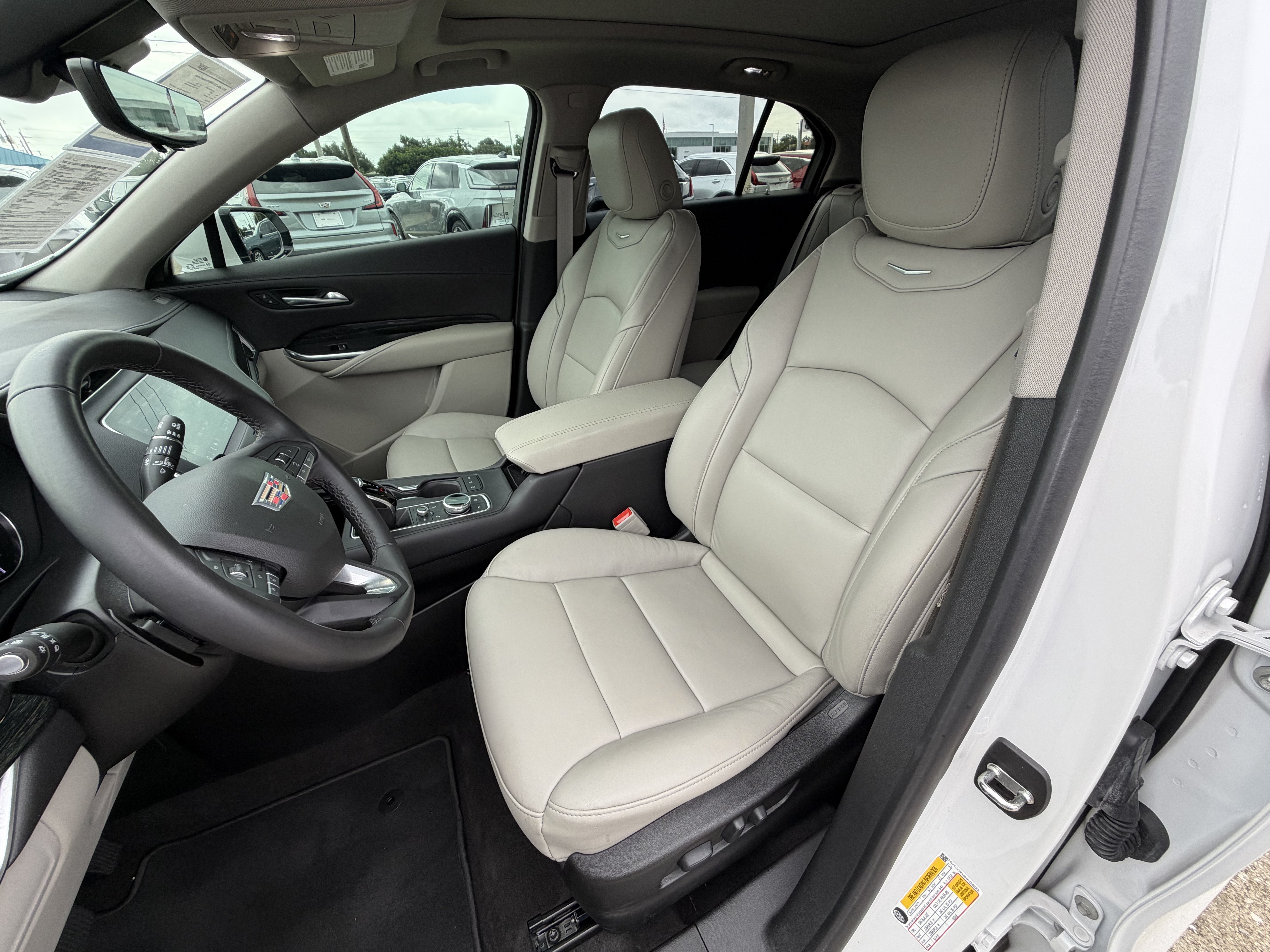 Certified 2022 Cadillac XT4 Premium Luxury w/ Enhanced Visibility Package FWD image 12