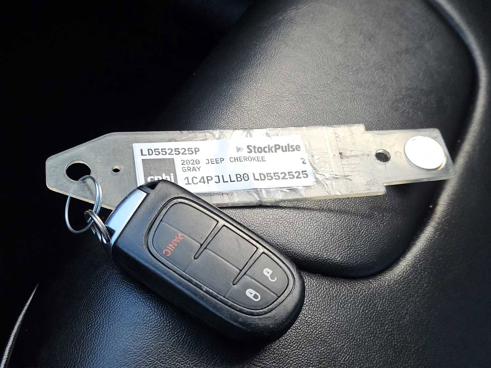 Used 2020 Jeep Cherokee Latitude Plus FWD image 33