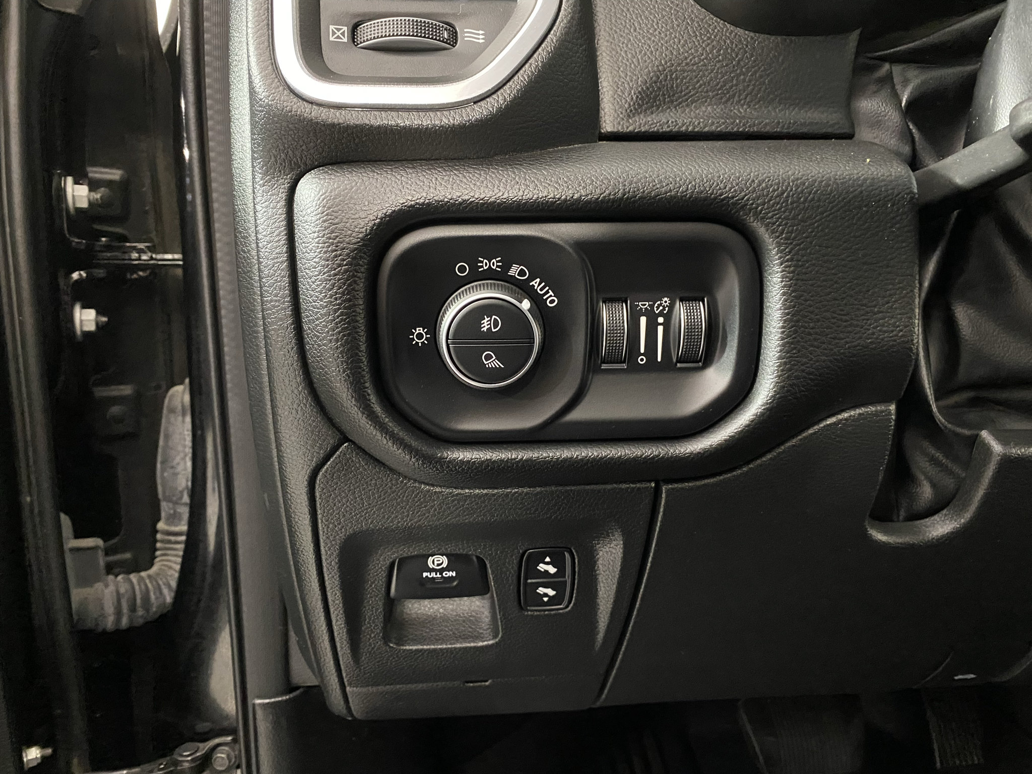 Used 2023 RAM 1500 Laramie AWD/4WD image 24
