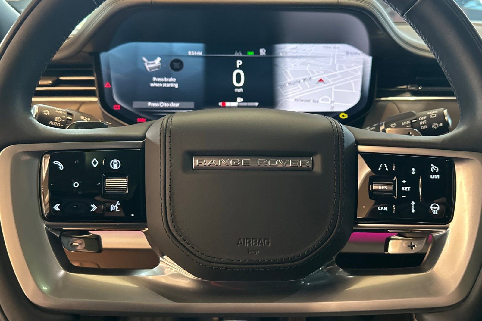 Used 2025 Land Rover Range Rover SV image 26