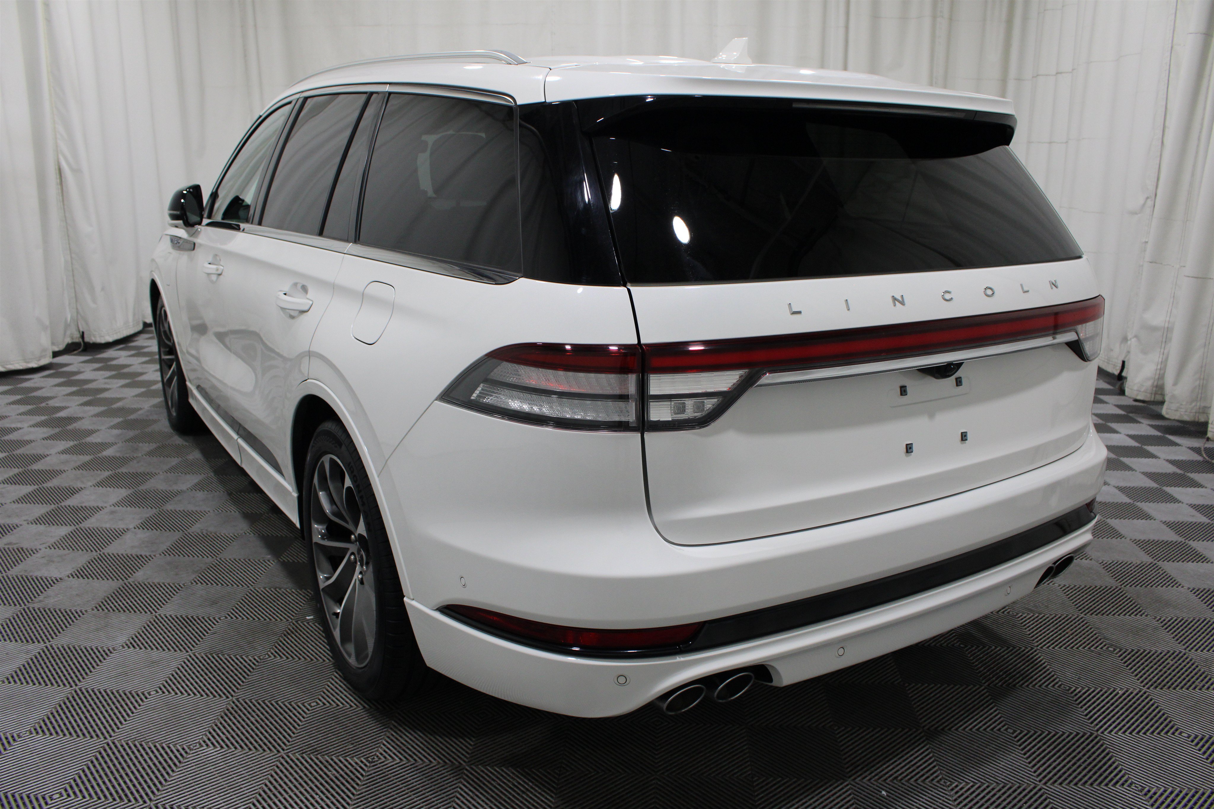 Certified 2023 Lincoln Aviator Grand Touring w/ Equipment Group 301A AWD/4WD image 35