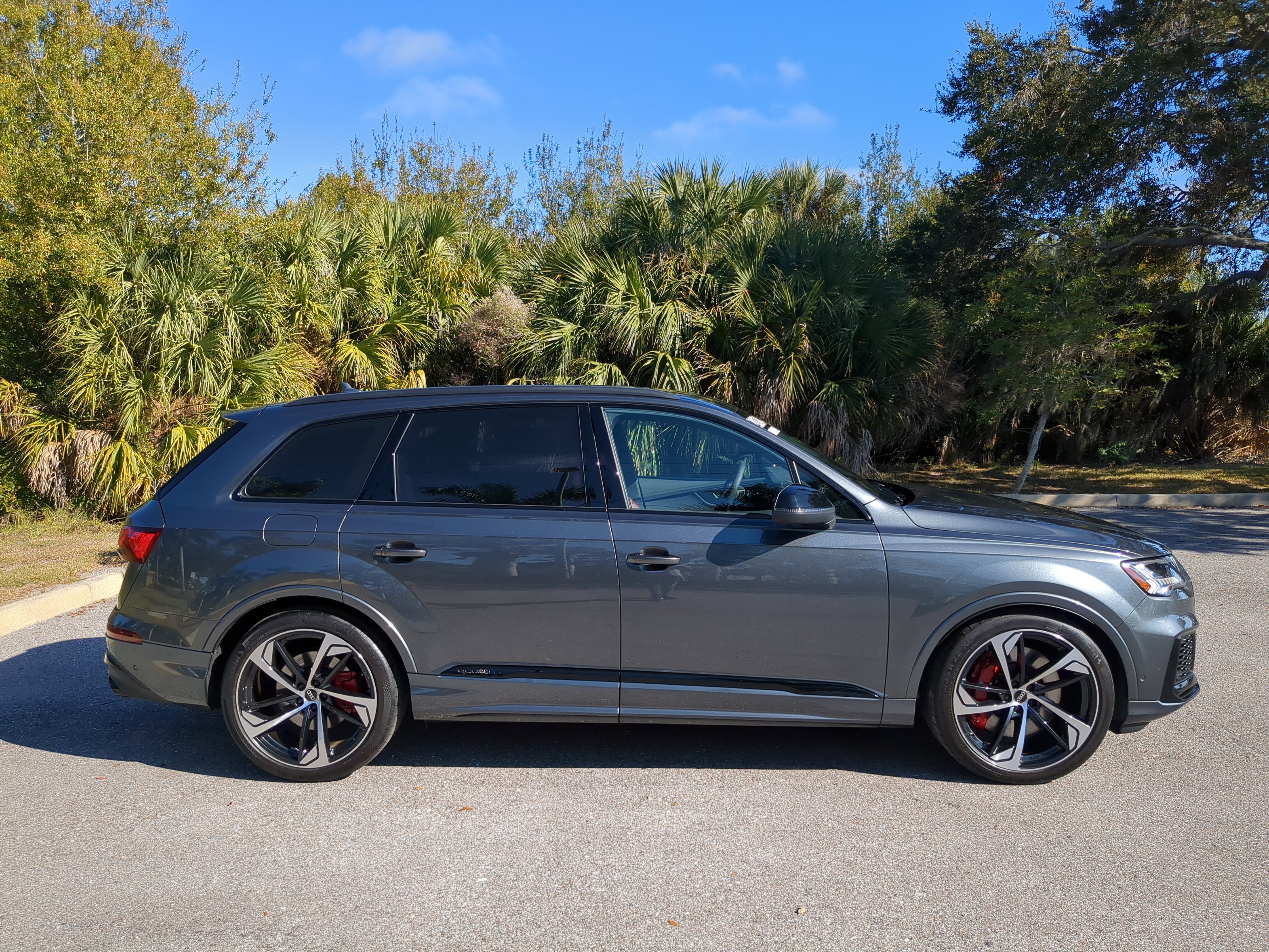 Used 2024 Audi SQ7 Prestige image 3