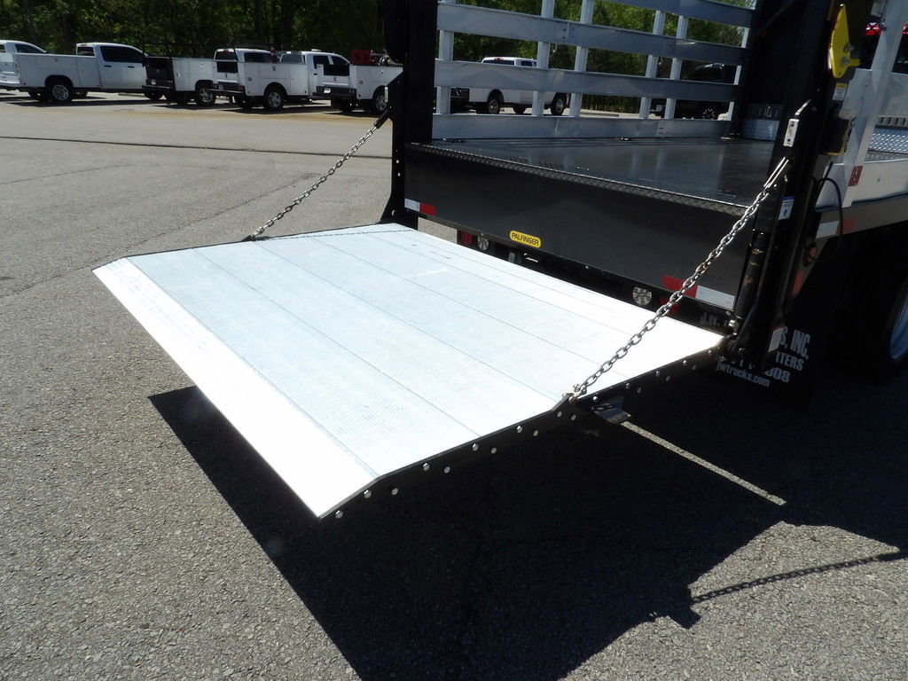 Used 2021 RAM 5500 Tradesman w/ Chrome Appearance Group RWD image 51