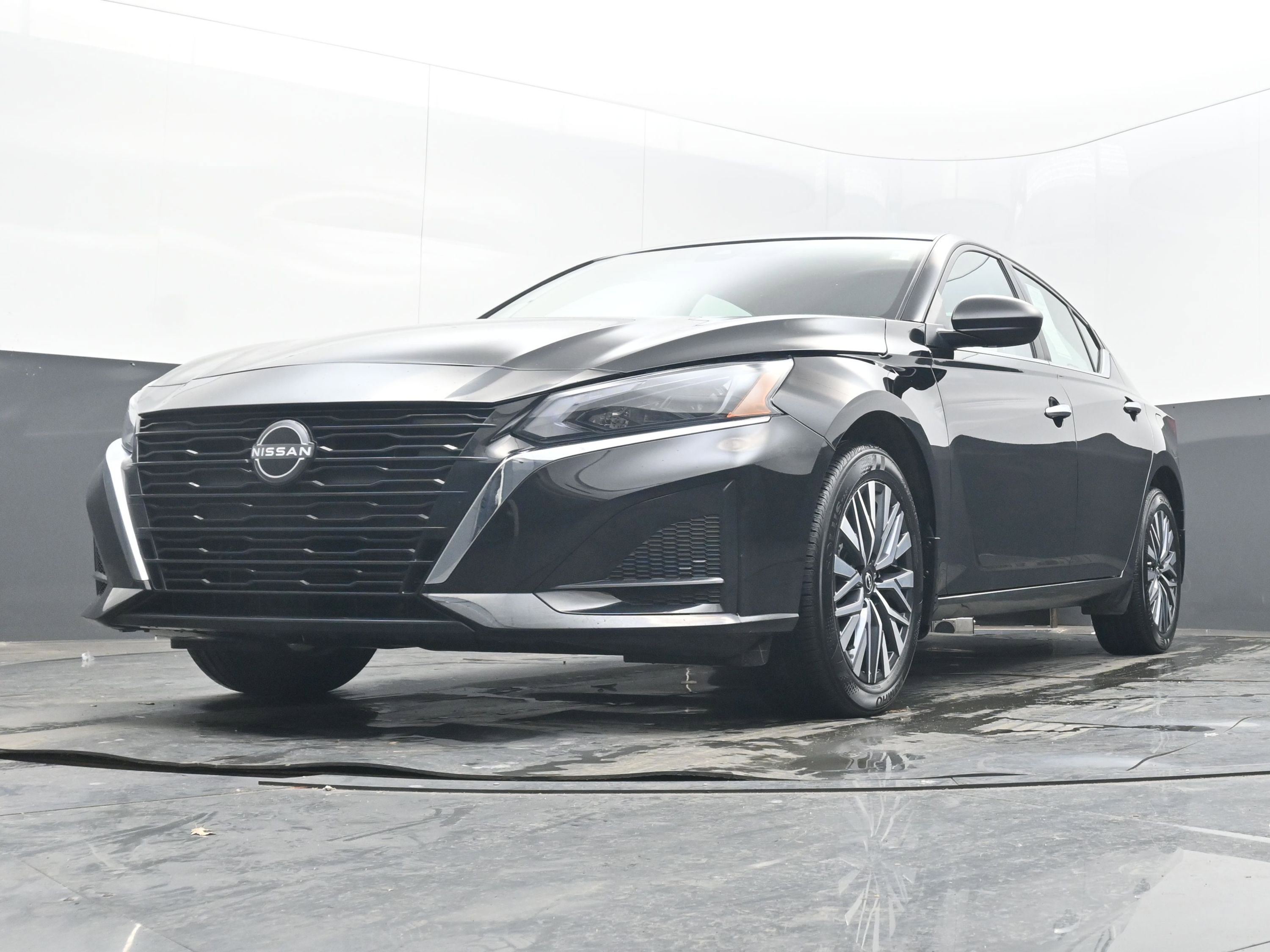 Certified 2025 Nissan Altima 2.5 SV image 24