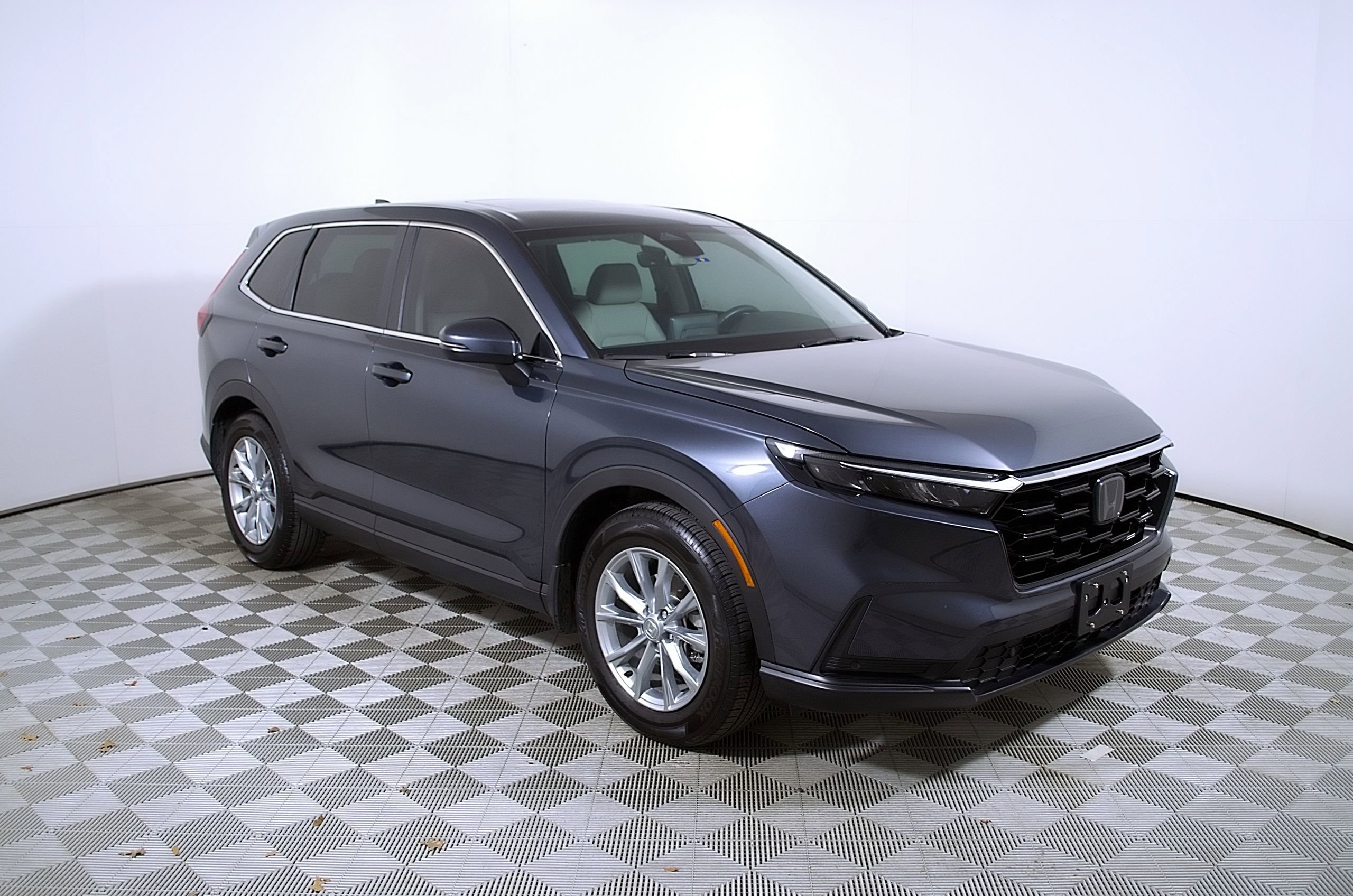 Used 2025 Honda CR-V EX-L image 6