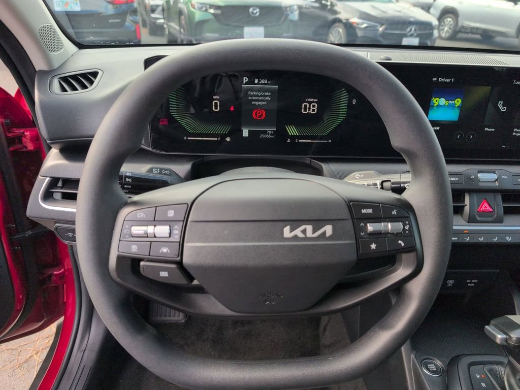 Used 2025 Kia K4 LXS image 23