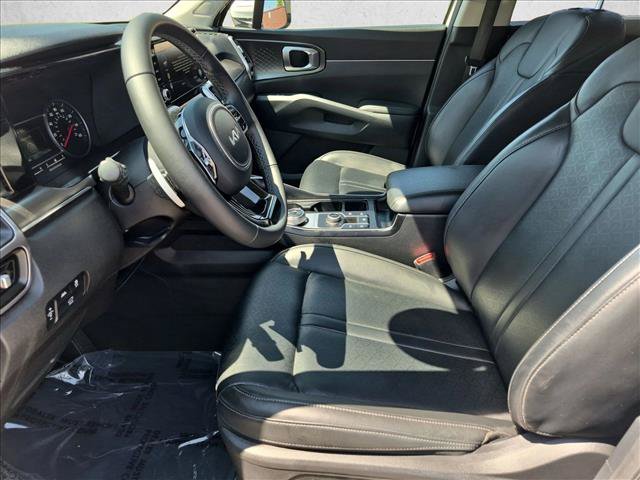 Used 2023 Kia Sorento EX w/ Panoramic Sunroof Package AWD/4WD image 17