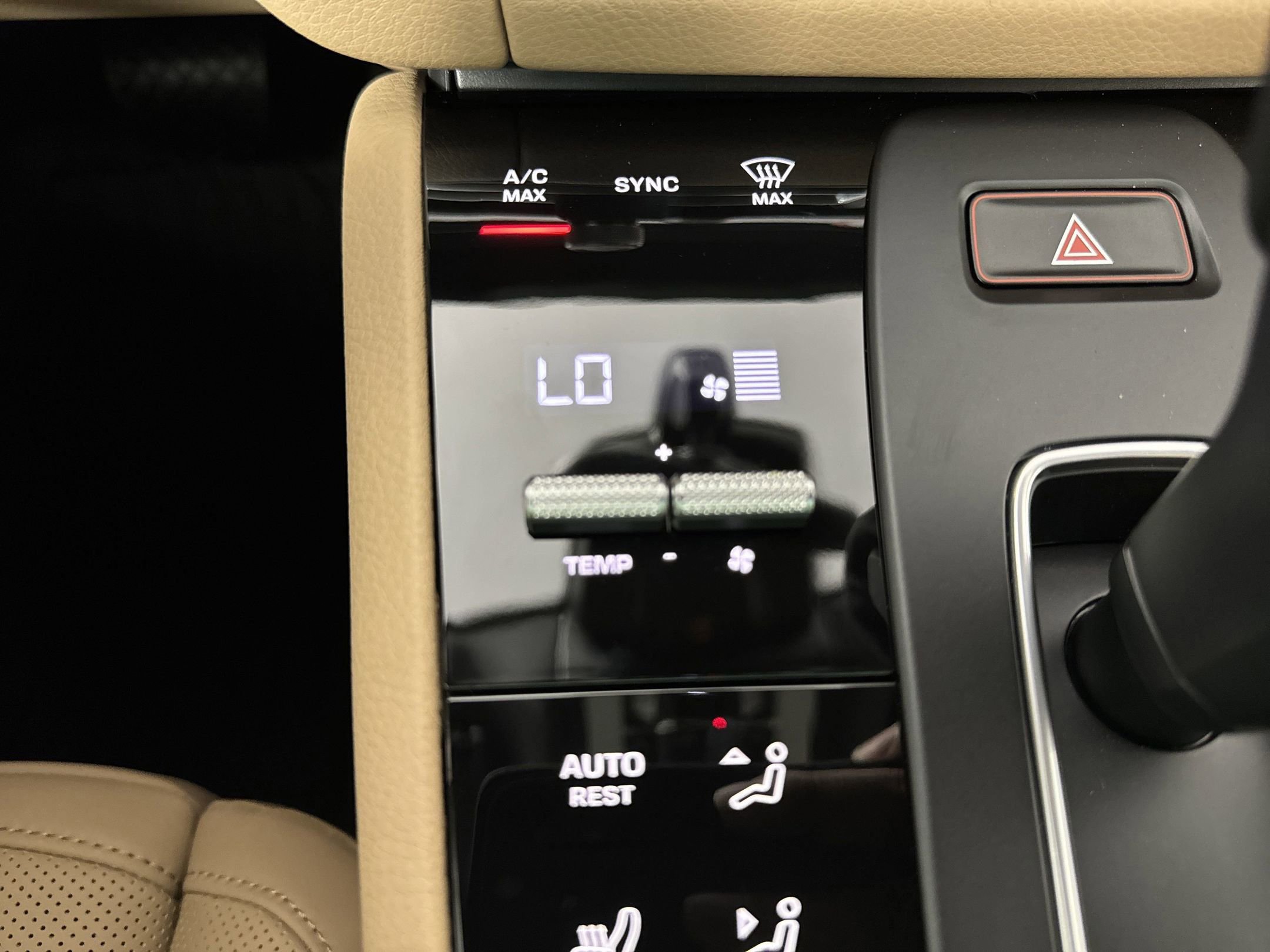 Certified 2025 Porsche Macan image 20