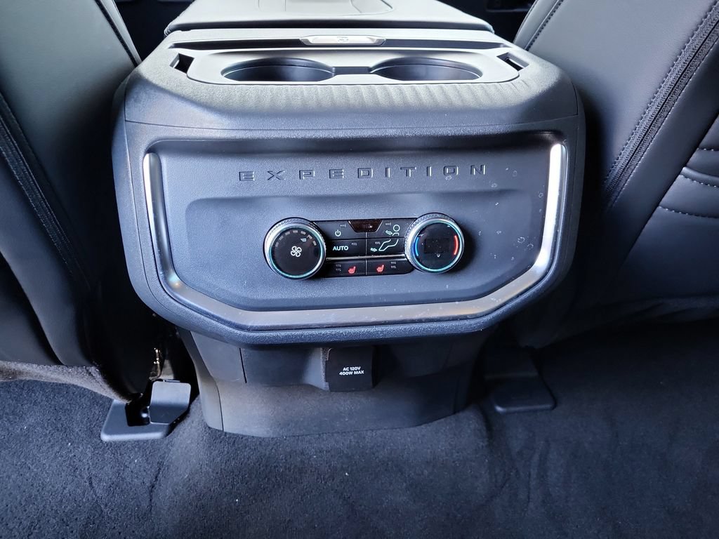 Used 2025 Ford Expedition Max Platinum w/ Driver's Package AWD/4WD image 18