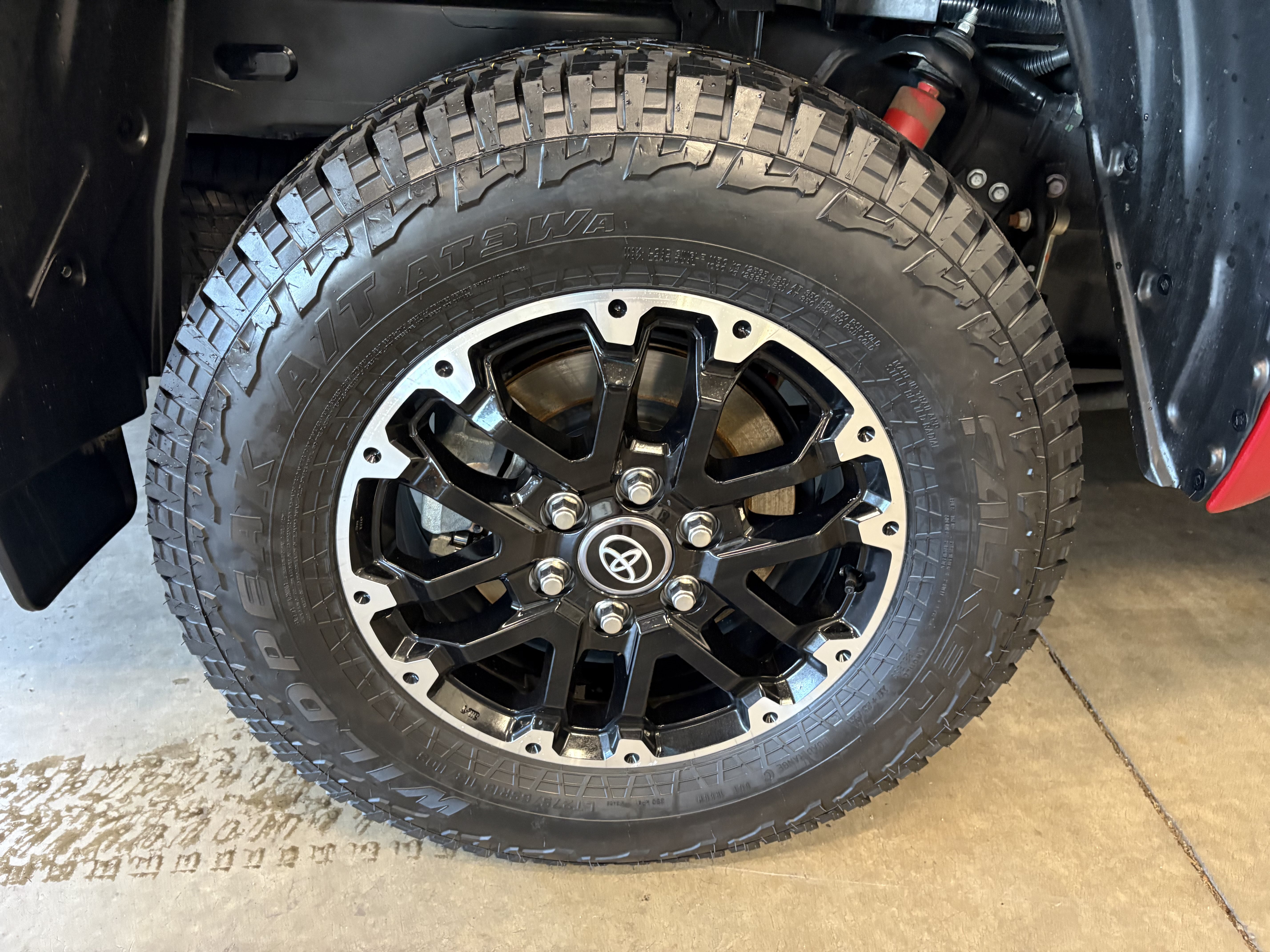 Certified 2025 Toyota Tundra SR5 w/ TRD Off-Road Premium Package AWD/4WD image 32