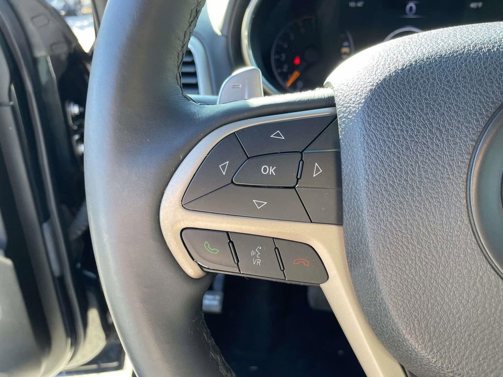 Used 2014 Jeep Grand Cherokee Overland w/ Advanced Technology Group image 23