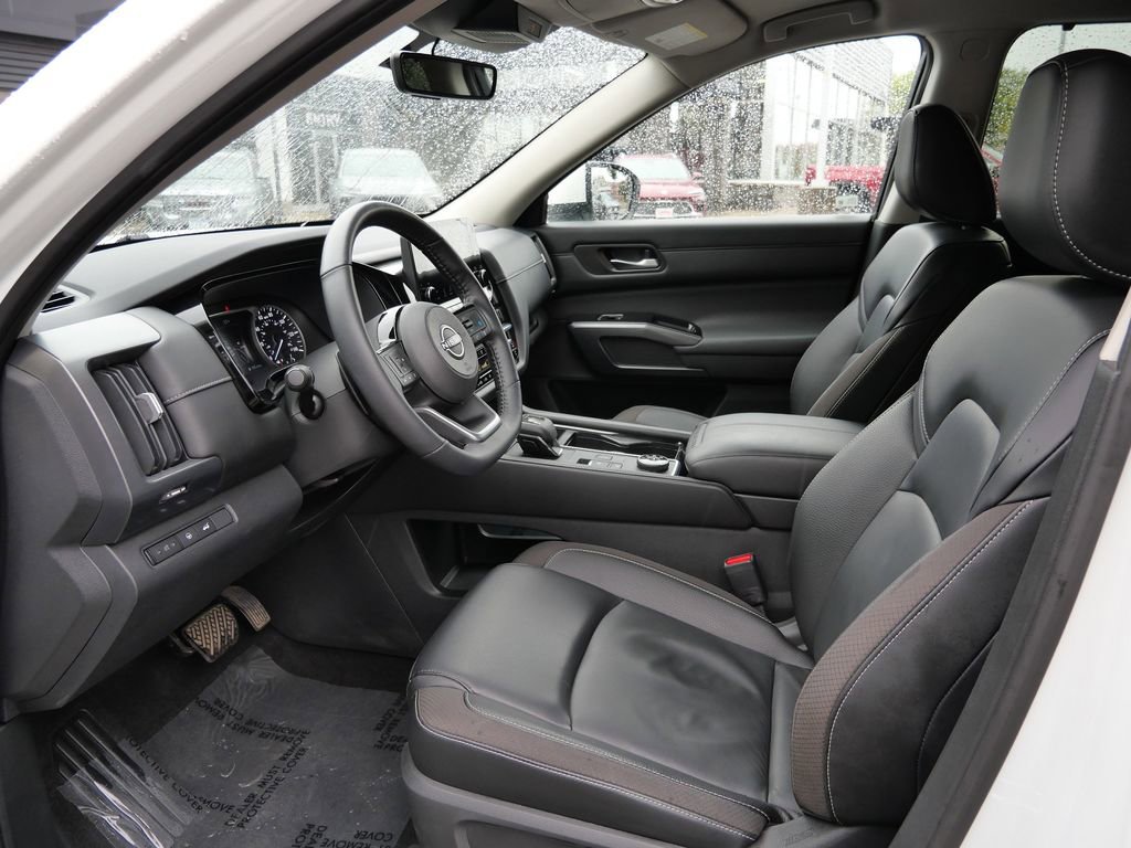 Used 2023 Nissan Pathfinder SL image 12