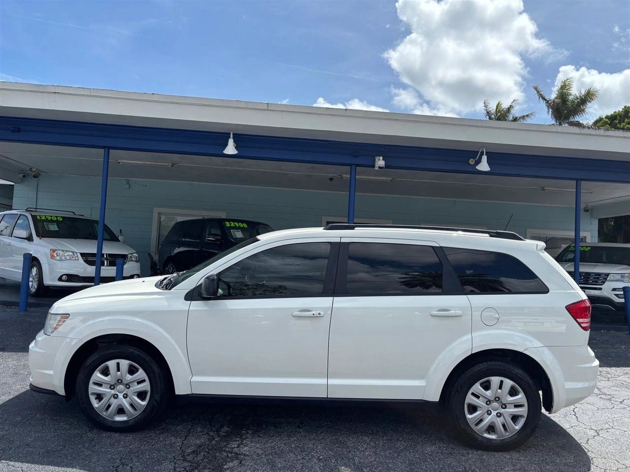 Used 2018 Dodge Journey SE w/ Popular Equipment Group FWD image 2