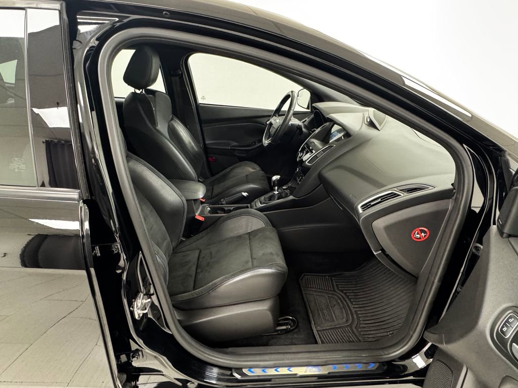 Used 2017 Ford Focus RS image 14