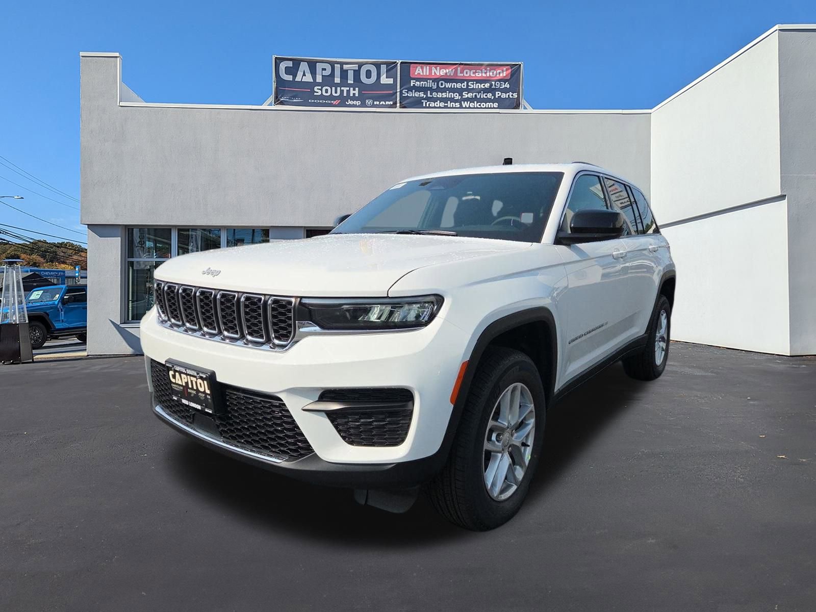 New 2025 Jeep Grand Cherokee Laredo X w/ Luxury Tech Group I image 3