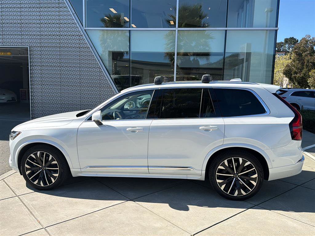 Used 2025 Volvo XC90 B6 Ultra w/ Lounge Package image 9
