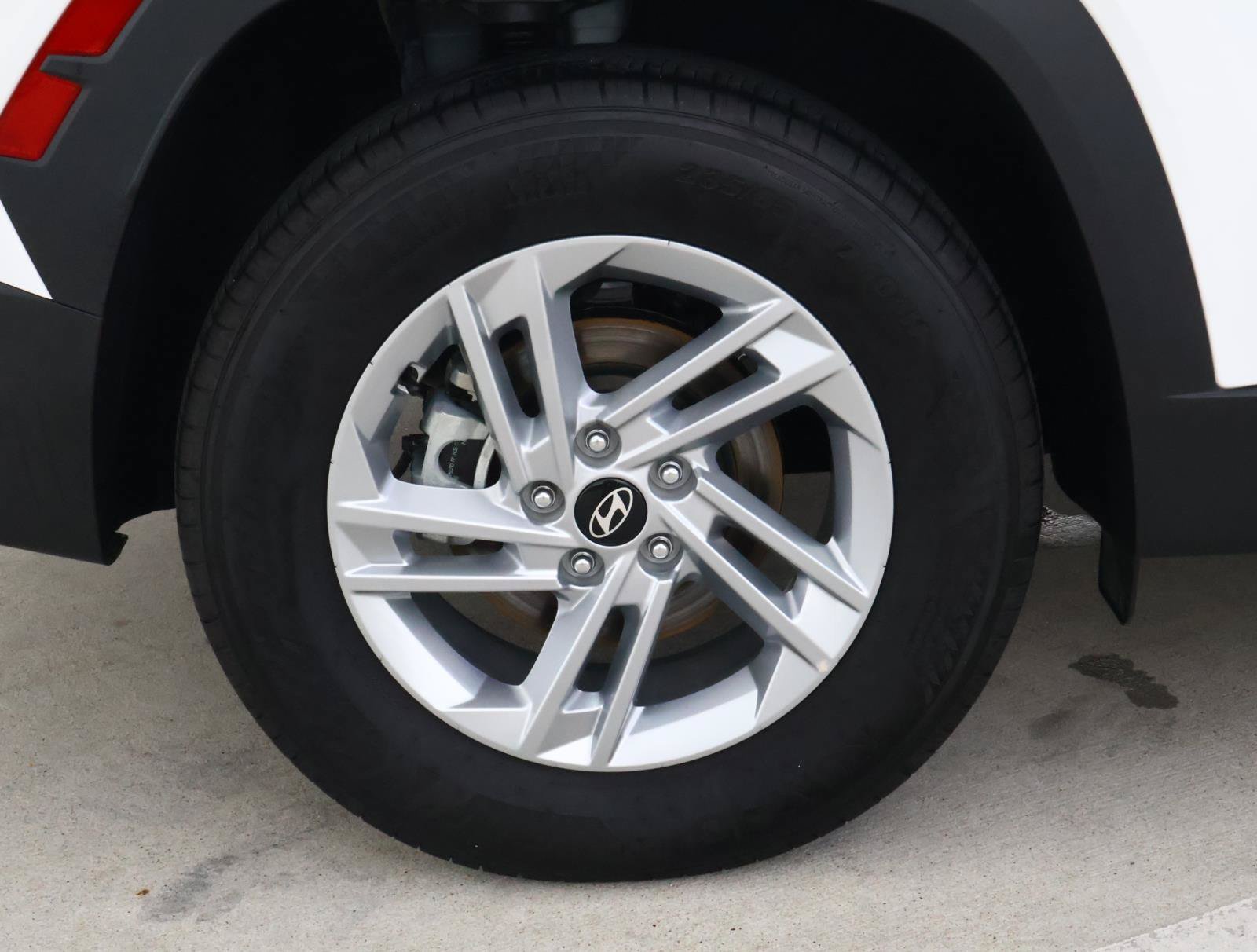 Certified 2026 Hyundai Tucson SE FWD image 8