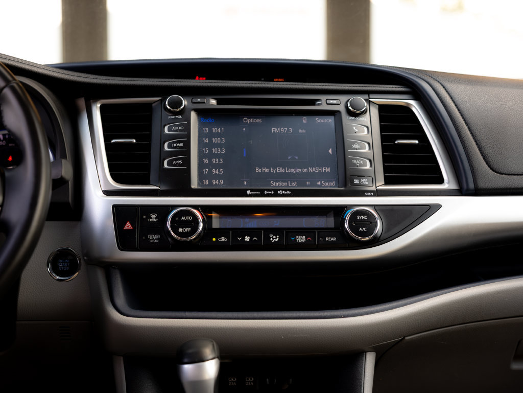 Used 2017 Toyota Highlander XLE AWD/4WD image 20