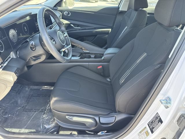 Used 2025 Hyundai Elantra SEL FWD image 9